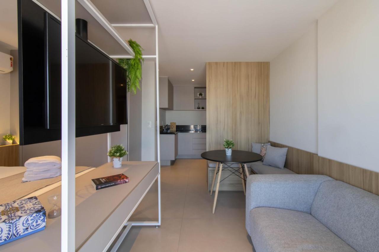 Avenue - Gru 2207 *